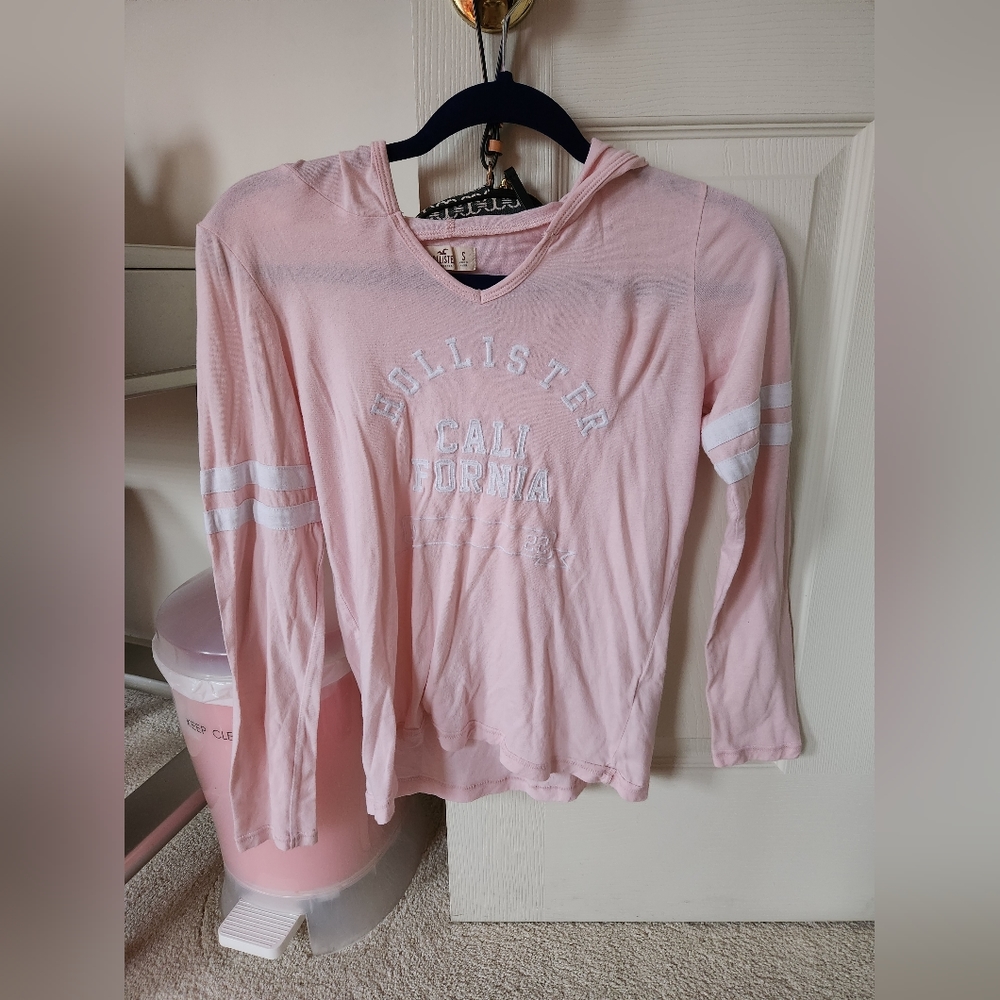 Hollister light pullover